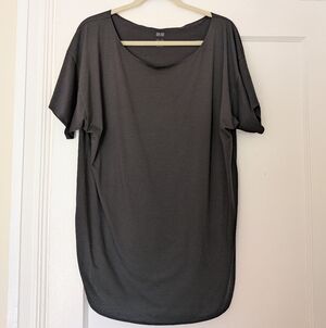 Women's Black Uniqlo AIRism Large Short Sleeve Tunic Workout T-Shirt